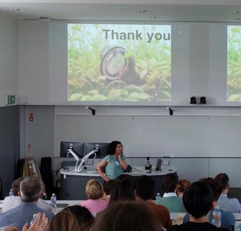 Rosanna Henriques from University College Cork showing her teams work uncovering the connection between FLORE long non-coding RNA and alternative splicing in Arabidopsis thaliana Rosanna Henriques from University College Cork showing her teams work uncovering the connection between FLORE long non-coding RNA and alternative splicing in Arabidopsis thaliana