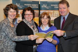 Rafael Hernández (centre) and family with Jim McCreight (PPNI Ltd).