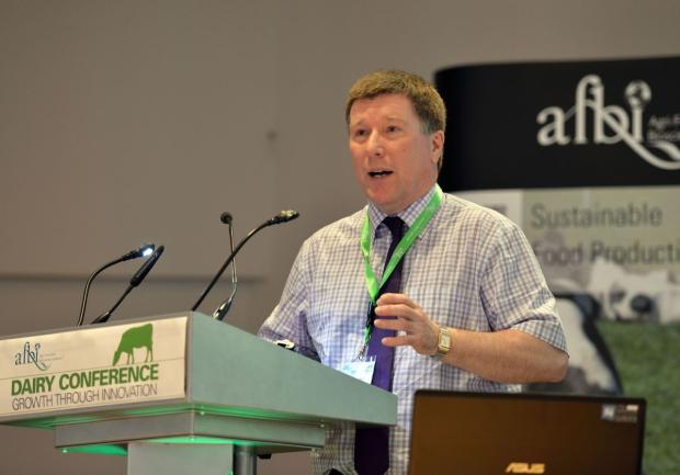 Mr Ian McCluggage Mr Ian McCluggage