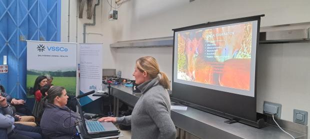 Inde d’Haese presenting on “Lameness in the Foal – Considerations” Inde d’Haese presenting on “Lameness in the Foal – Considerations”