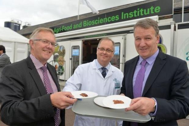 (L-R) Mr Ivor Ferguson (Deputy President Ulster Farmers Union), Mr Terence Hagen (AFBI) and Professor Seamus Kennedy (AFBI CEO) taking part in the sensory evaluation of bacon test at the recent AFBI Open Meeting.