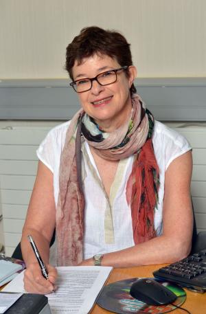 Prof Elaine Watson